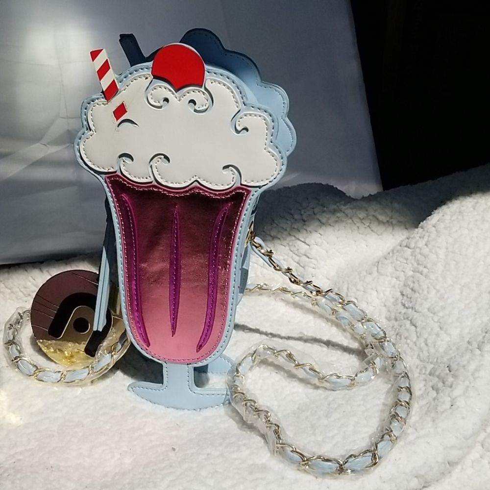 NEW Nila Anthony  milkshake cross body bag!